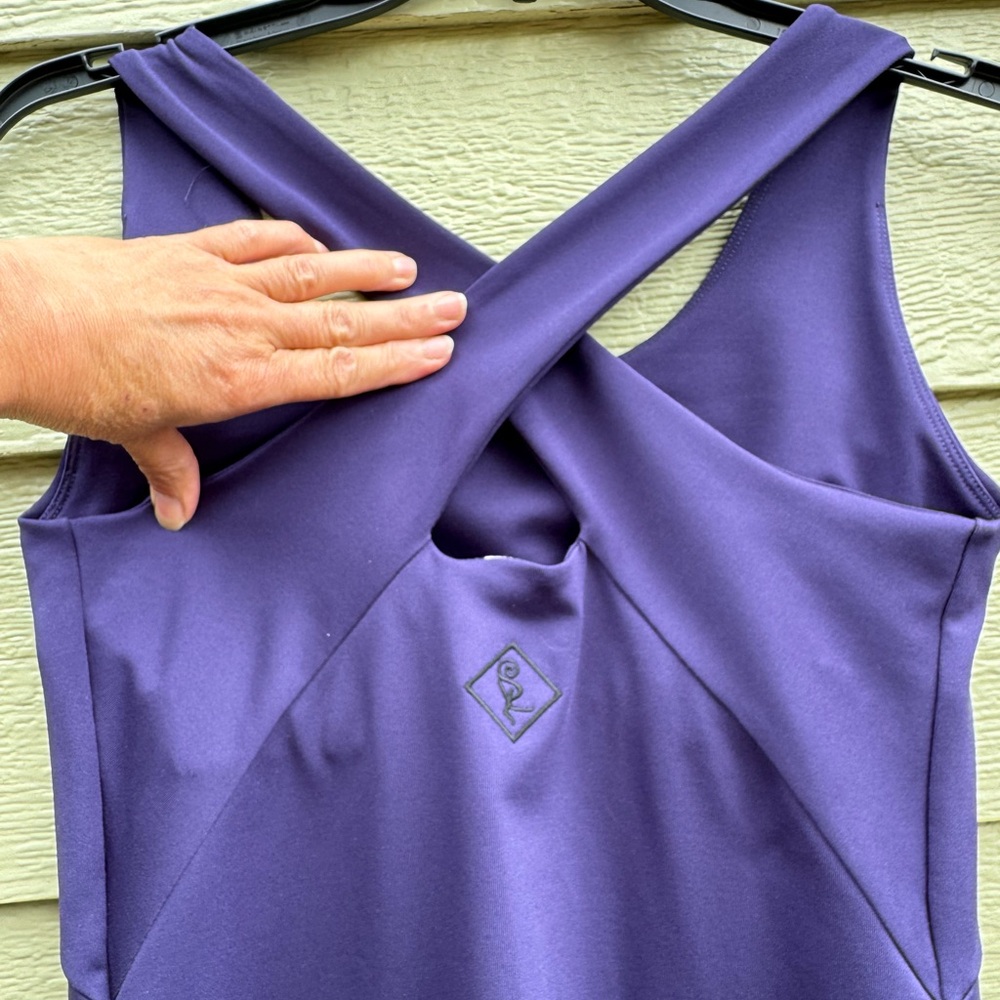Dress-Tank straps cross in back, sm